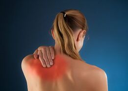 fájdalom a bal lapocka alatt hátul